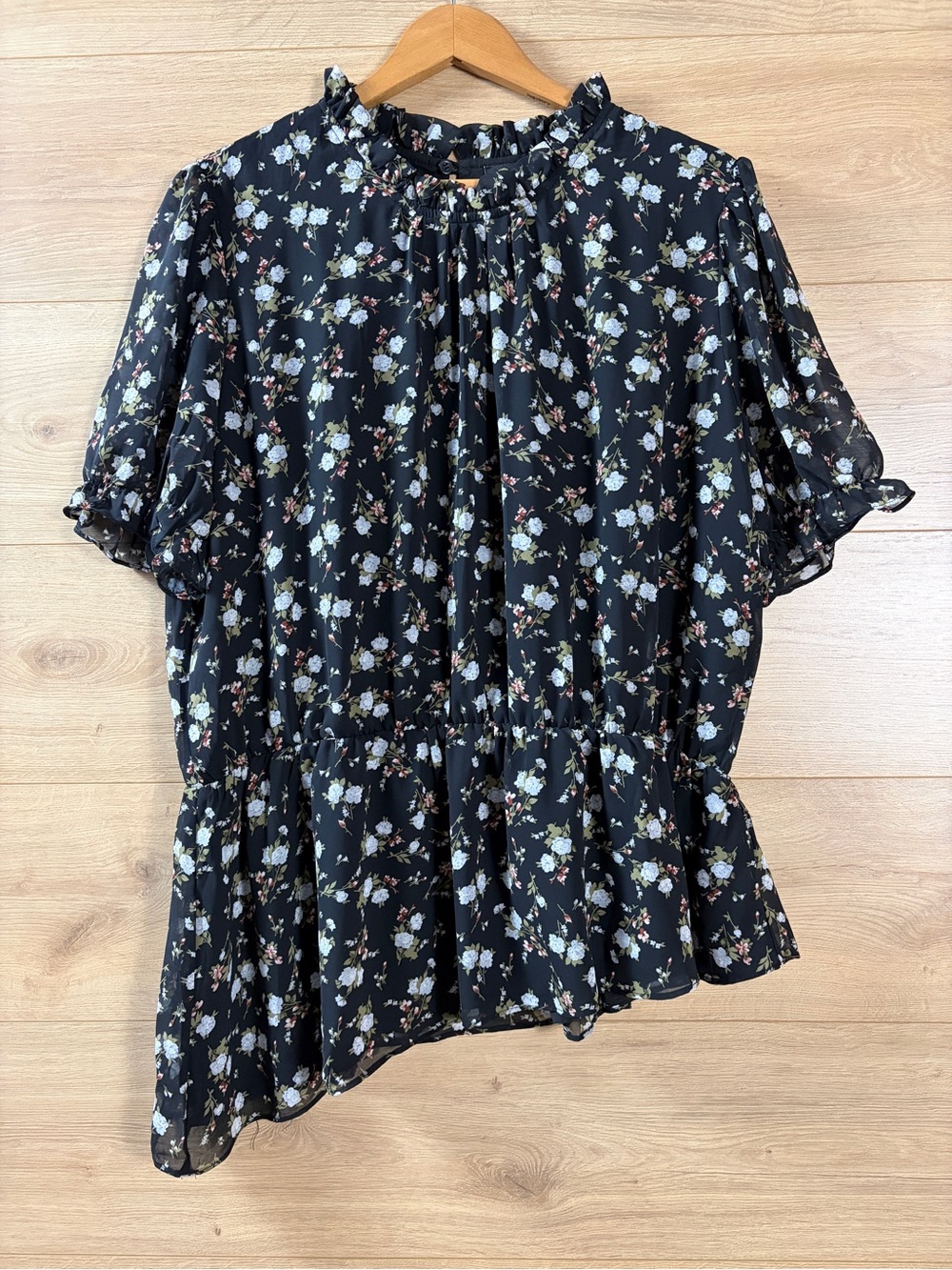 Lea & Viola Black Floral Short-Sleeve Ruffled Asymmetrical Peplum Top 1X